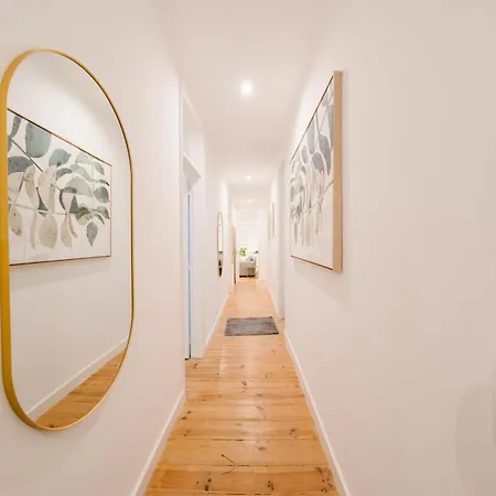 Downtown Penthouse Duplex 3 Bath 14 Guests Lisbon