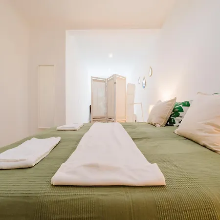Large Duplex Penthouse 3 Bath 14 Guests