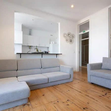 Large Duplex Penthouse 3 Bath 14 Guests * リスボン