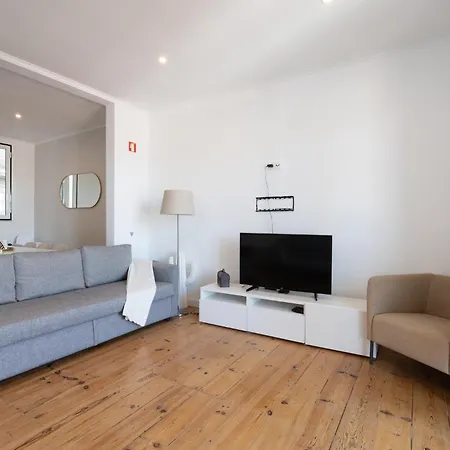 Daire Large Duplex Penthouse 3 Bath 14 Guests