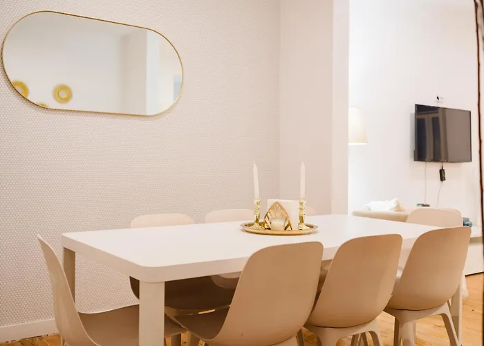 Downtown Penthouse Duplex 3 Bath 14 Guests *