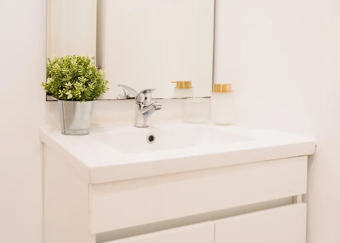 Downtown Penthouse Duplex 3 Bath 14 Guests