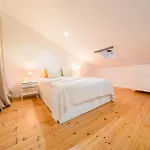 Large Duplex Penthouse 3 Bath 14 Guests * Lisboa