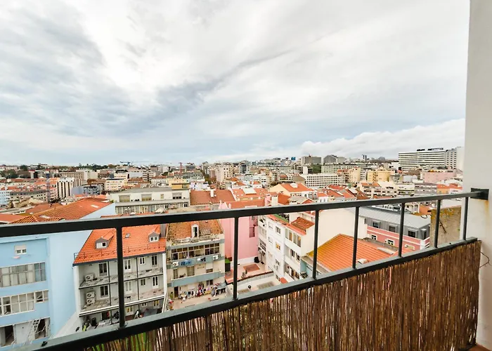 Downtown Penthouse Duplex 3 Bath 14 Guests Lissabon