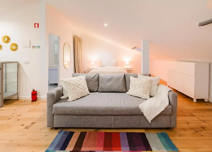 Downtown Penthouse Duplex 3 Bath 14 Guests *