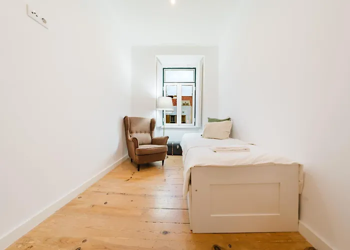 Downtown Penthouse Duplex 3 Bath 14 Guests 리스본