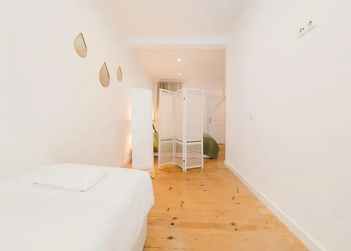 Downtown Penthouse Duplex 3 Bath 14 Guests Lissabon