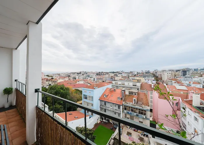 Downtown Penthouse Duplex 3 Bath 14 Guests 리스본