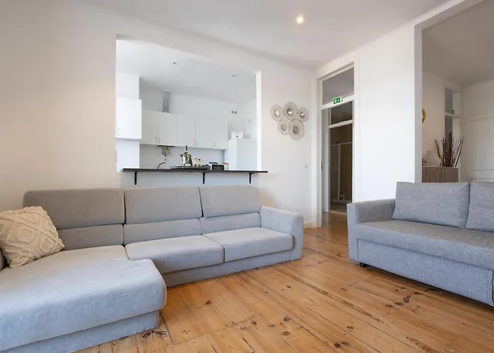 Large Duplex Penthouse 3 Bath 14 Guests * Lisboa