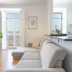 Daire Large Duplex Penthouse 3 Bath 14 Guests Lisboa