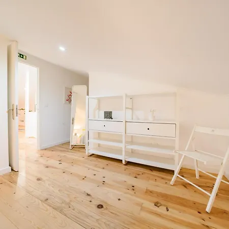 Appartement Large Duplex Penthouse 3 Bath 14 Guests Lissabon