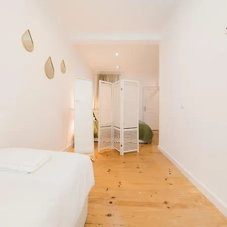 Large Duplex Penthouse 3 Bath 14 Guests Lissabon