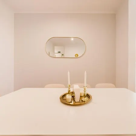 Large Duplex Penthouse 3 Bath 14 Guests * Lissabon