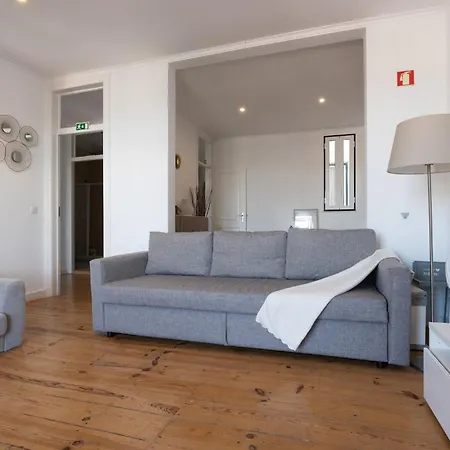 Large Duplex Penthouse 3 Bath 14 Guests Apartament Lizbona